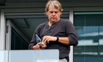 傻胖子和死胖子！伯利让蓝军成为笑柄，拉波尔塔亲手砸掉巴萨招牌