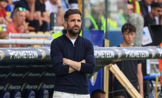 AC米兰1-0登顶意甲！38岁名将却抢走风头，带队12场不败紧追榜首