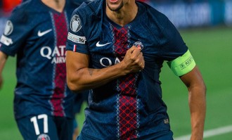 巴黎备战巴萨前连损大将，恩里克的卫冕冠军怎么了？