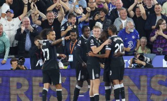 高清：英超切尔西5-1西汉姆 蓝军众将激情庆祝
        
    高清：英超切尔西5-1西汉姆 蓝军众将激情庆祝