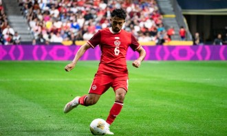 4500万身价却无人问津！大卫从法甲射手王到转会市场弃儿的惊人反转