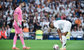 姆巴佩的现世报：两年前为钱摆皇马一道，如今踢球踢出精神问题